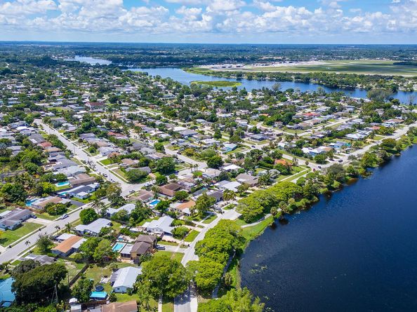 1344 Crest Drive, Lake Worth Beach FL 33461