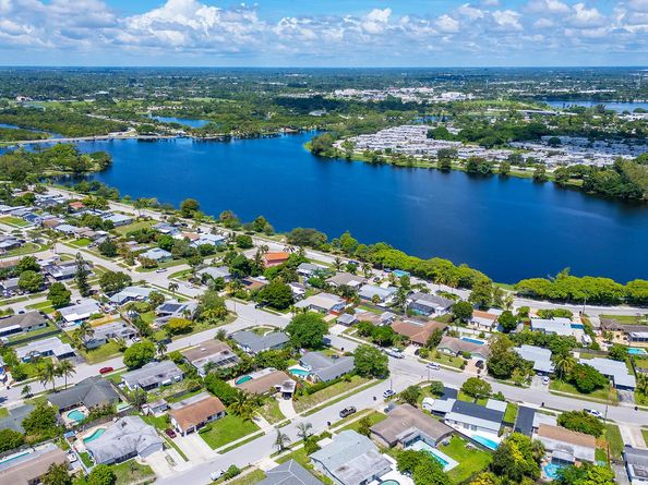 1344 Crest Drive, Lake Worth Beach FL 33461