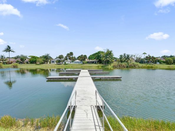 2371 NW 33rd St 706, Oakland Park FL 33309
