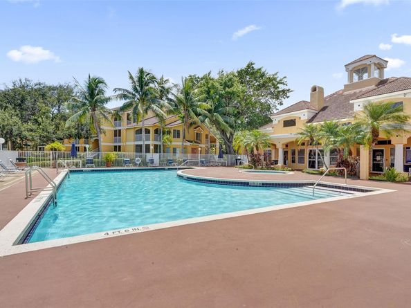 2371 NW 33rd St 706, Oakland Park FL 33309