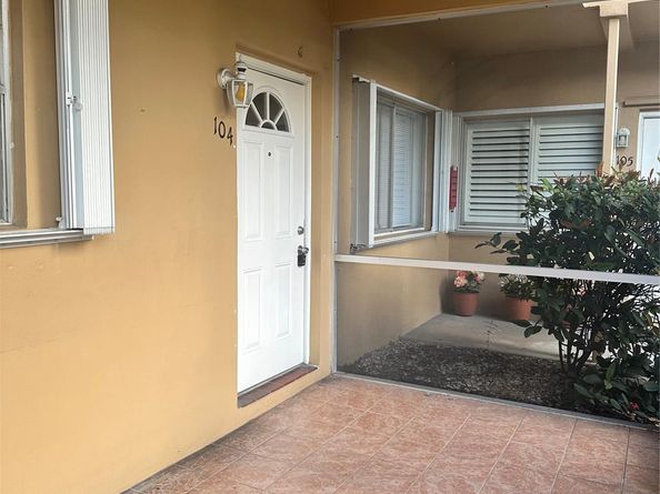 411 S Crescent Dr 104, Hollywood FL 33021