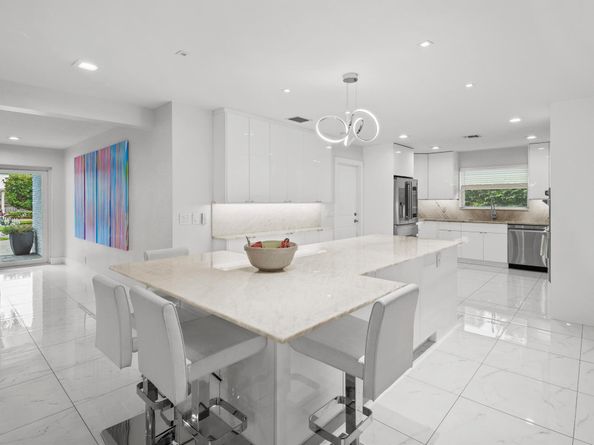 337 Cascade Lane, Palm Beach Shores FL 33404