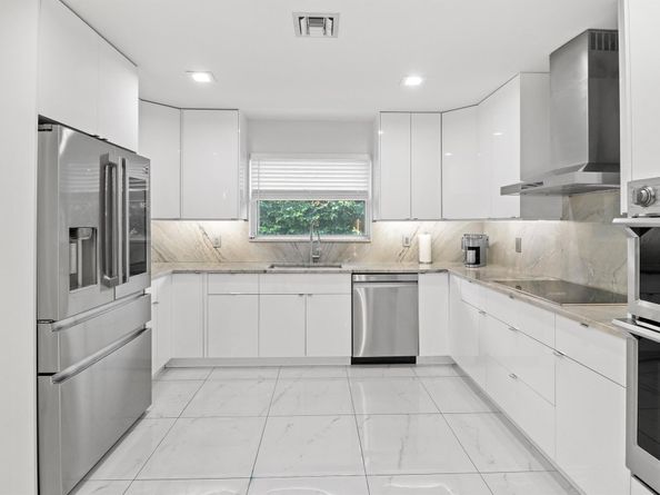 337 Cascade Lane, Palm Beach Shores FL 33404