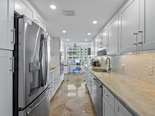 3546 S Ocean Boulevard 501, South Palm Beach FL 33480