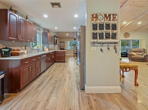 7626 NW 87th Ave, Tamarac FL 33321