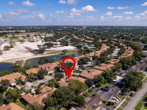 7520 S Aragon Blvd 2, Sunrise FL 33313