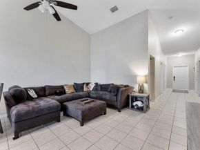 7520 S Aragon Blvd 2, Sunrise FL 33313