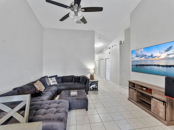 7520 S Aragon Blvd 2, Sunrise FL 33313