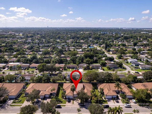 7520 S Aragon Blvd 2, Sunrise FL 33313