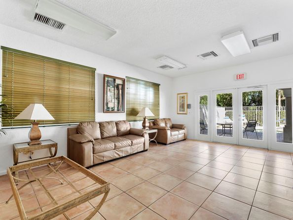 7520 S Aragon Blvd 2, Sunrise FL 33313