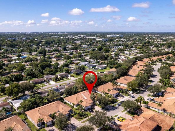 7520 S Aragon Blvd 2, Sunrise FL 33313