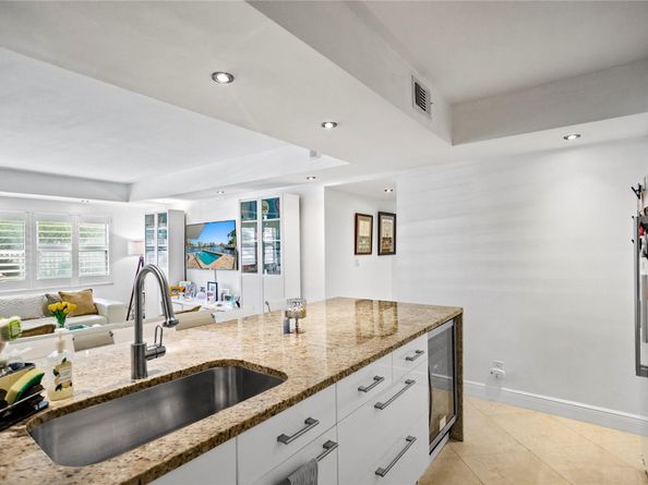 2900 NE 30th St G1, Fort Lauderdale FL 33306
