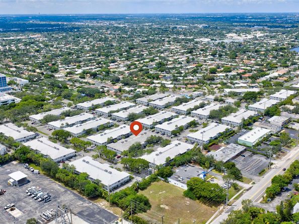 2270 NE 68th Street 1927, Fort Lauderdale FL 33308
