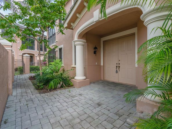 2620 Center Court Dr 127, Weston FL 33332