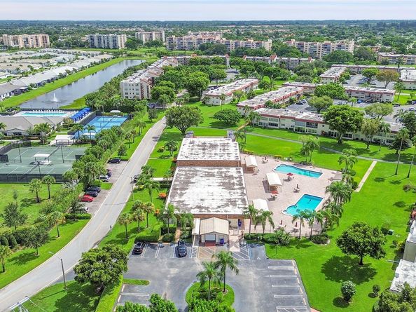 23 Abbey Ln 202, Delray Beach FL 33446