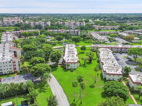 23 Abbey Ln 202, Delray Beach FL 33446