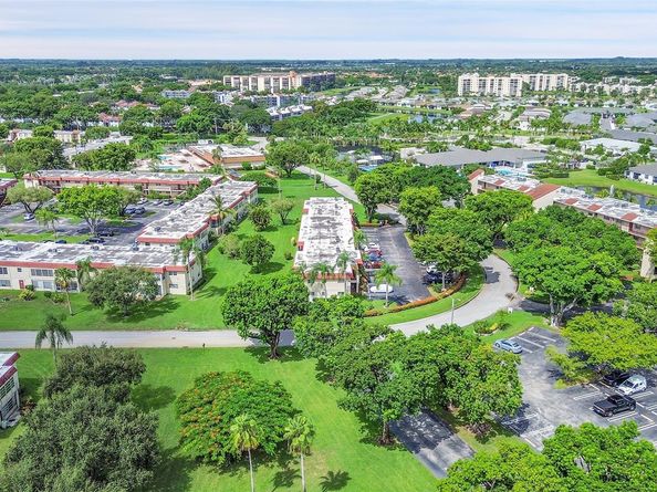 23 Abbey Ln 202, Delray Beach FL 33446
