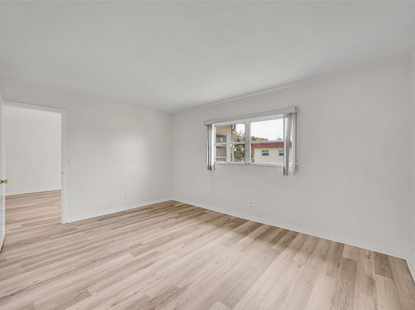 23 Abbey Ln 202, Delray Beach FL 33446