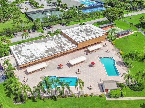 23 Abbey Ln 202, Delray Beach FL 33446