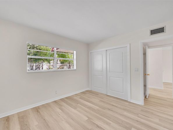 23 Abbey Ln 202, Delray Beach FL 33446