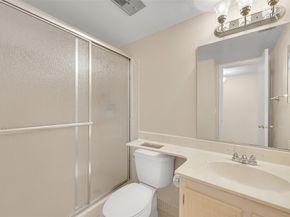 23 Abbey Ln 202, Delray Beach FL 33446