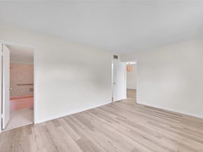 23 Abbey Ln 202, Delray Beach FL 33446