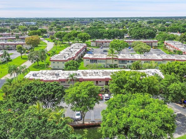 23 Abbey Ln 202, Delray Beach FL 33446