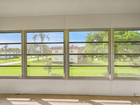 23 Abbey Ln 202, Delray Beach FL 33446