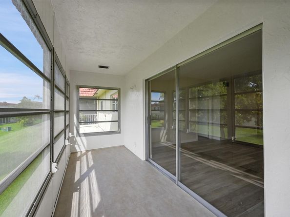 23 Abbey Ln 202, Delray Beach FL 33446