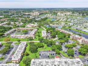 23 Abbey Ln 202, Delray Beach FL 33446