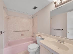 23 Abbey Ln 202, Delray Beach FL 33446