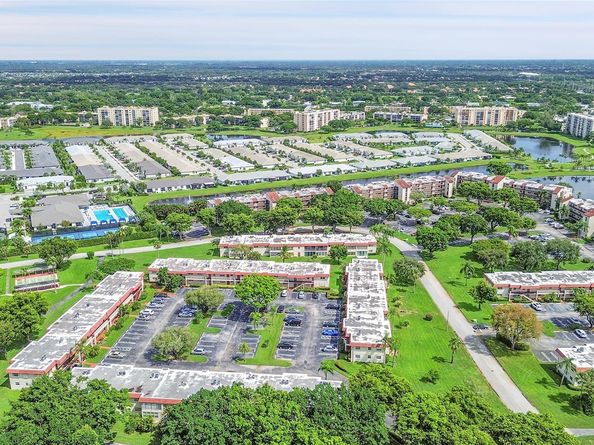 23 Abbey Ln 202, Delray Beach FL 33446