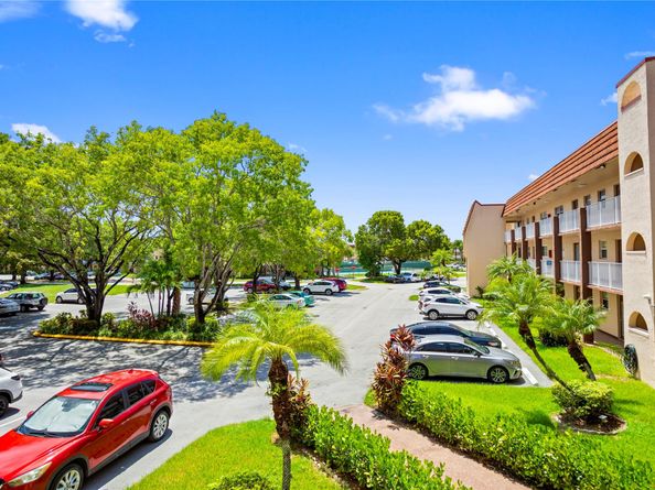 2801 N Pine Island Rd 208, Sunrise FL 33322