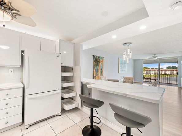 9423 S Hollybrook Lake Dr 309, Pembroke Pines FL 33025
