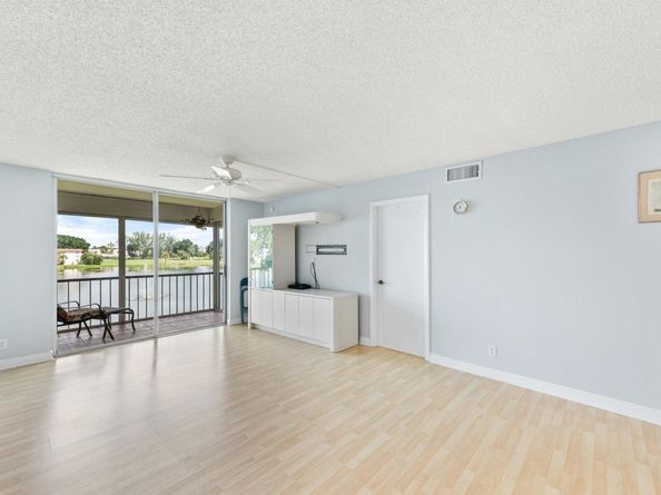9423 S Hollybrook Lake Dr 309, Pembroke Pines FL 33025
