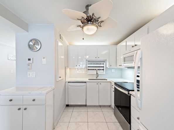 9423 S Hollybrook Lake Dr 309, Pembroke Pines FL 33025