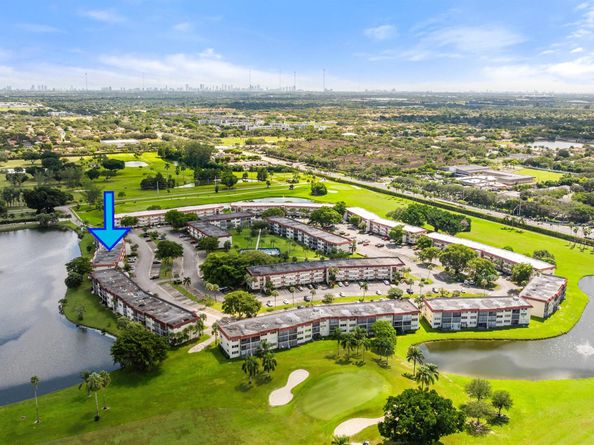 9423 S Hollybrook Lake Dr 309, Pembroke Pines FL 33025