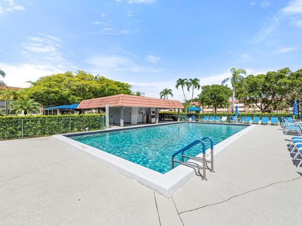 9423 S Hollybrook Lake Dr 309, Pembroke Pines FL 33025