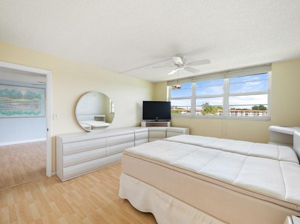 9423 S Hollybrook Lake Dr 309, Pembroke Pines FL 33025