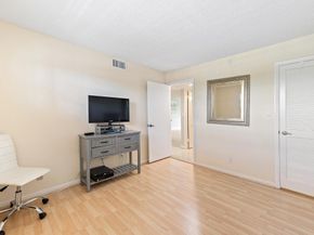 9423 S Hollybrook Lake Dr 309, Pembroke Pines FL 33025