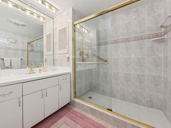50 East Road 11f, Delray Beach FL 33483