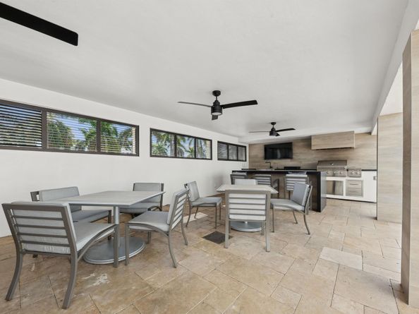 50 East Road 11f, Delray Beach FL 33483
