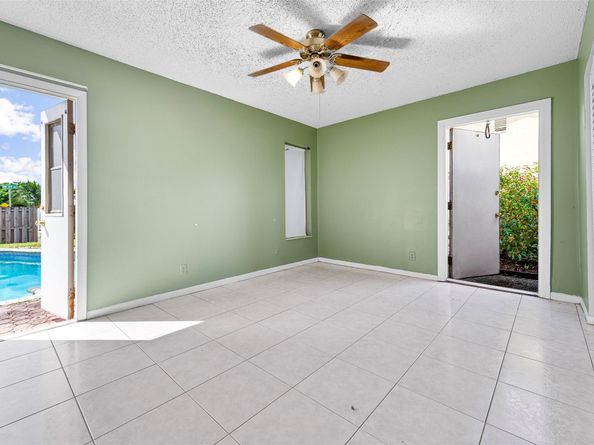 2803 NW 108th Ter, Sunrise FL 33322