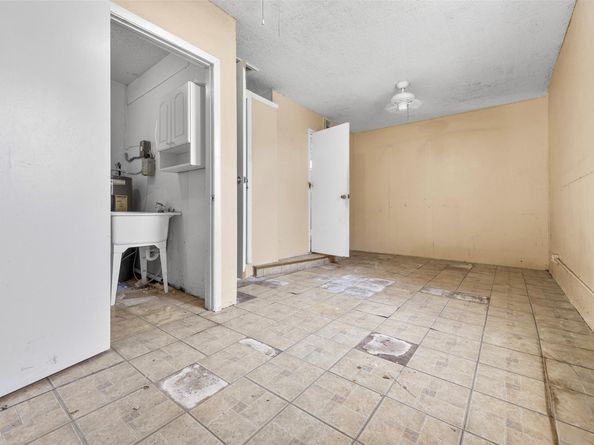 2803 NW 108th Ter, Sunrise FL 33322