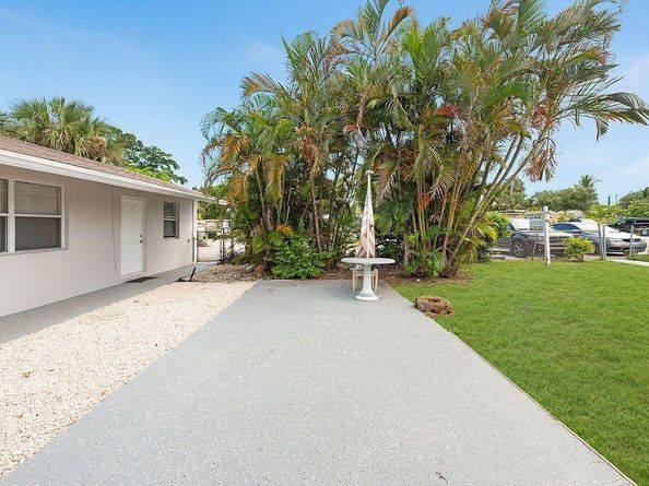 1883 Smith Drive, North Palm Beach FL 33408