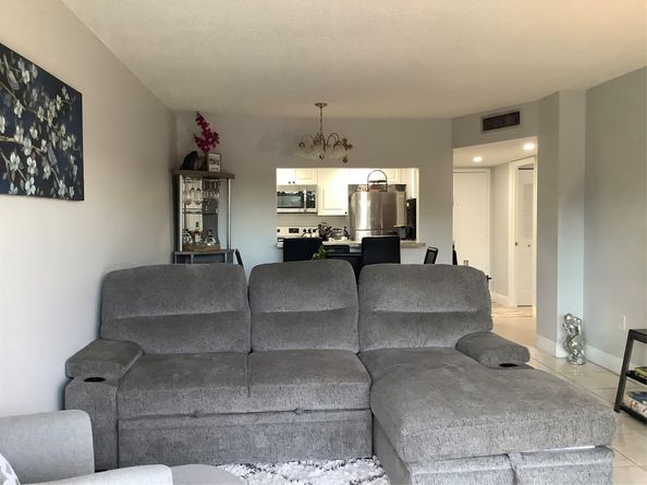 4174 Inverrary Dr 309, Lauderhill FL 33319