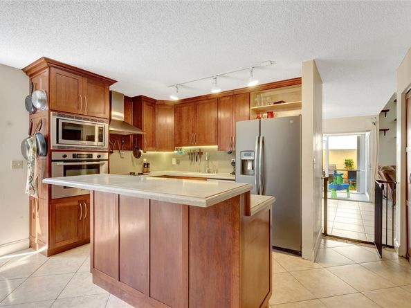 9963 NW 2nd Ct, Plantation FL 33324
