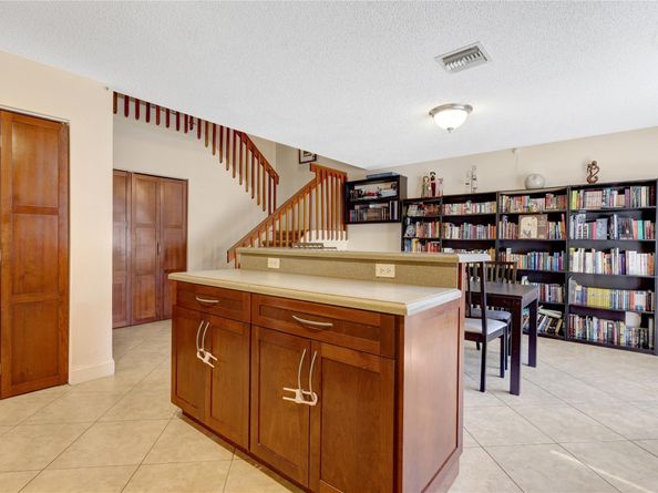 9963 NW 2nd Ct, Plantation FL 33324
