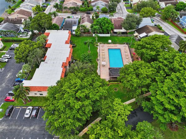15805 W Waterside Cir 106, Sunrise FL 33326