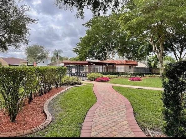 15805 W Waterside Cir 106, Sunrise FL 33326